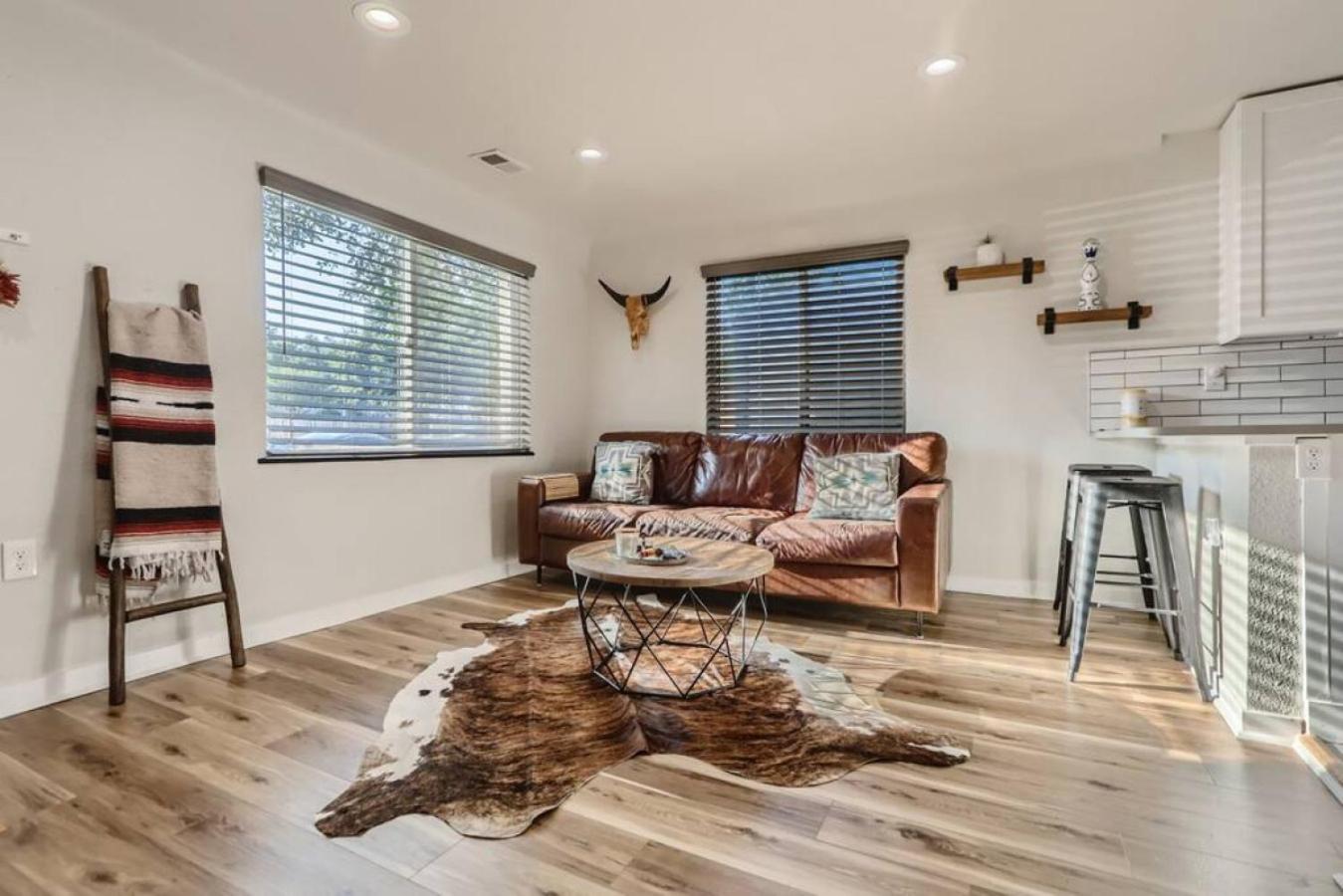 Pet Friendly In West Denver Bungalow Near Meow Wolf