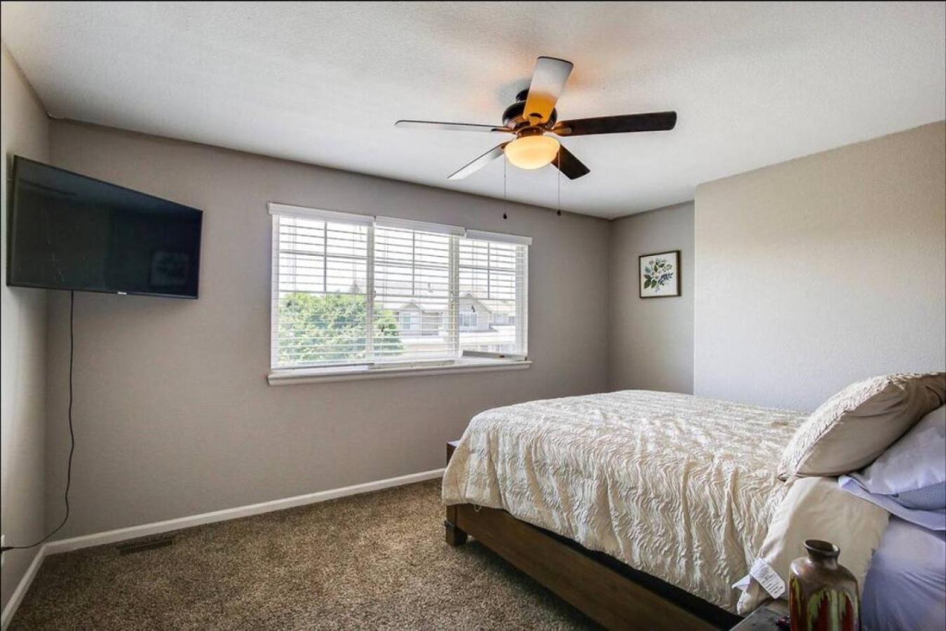 Near to DIA Airport retreat And 20 Min To Downtown Denver