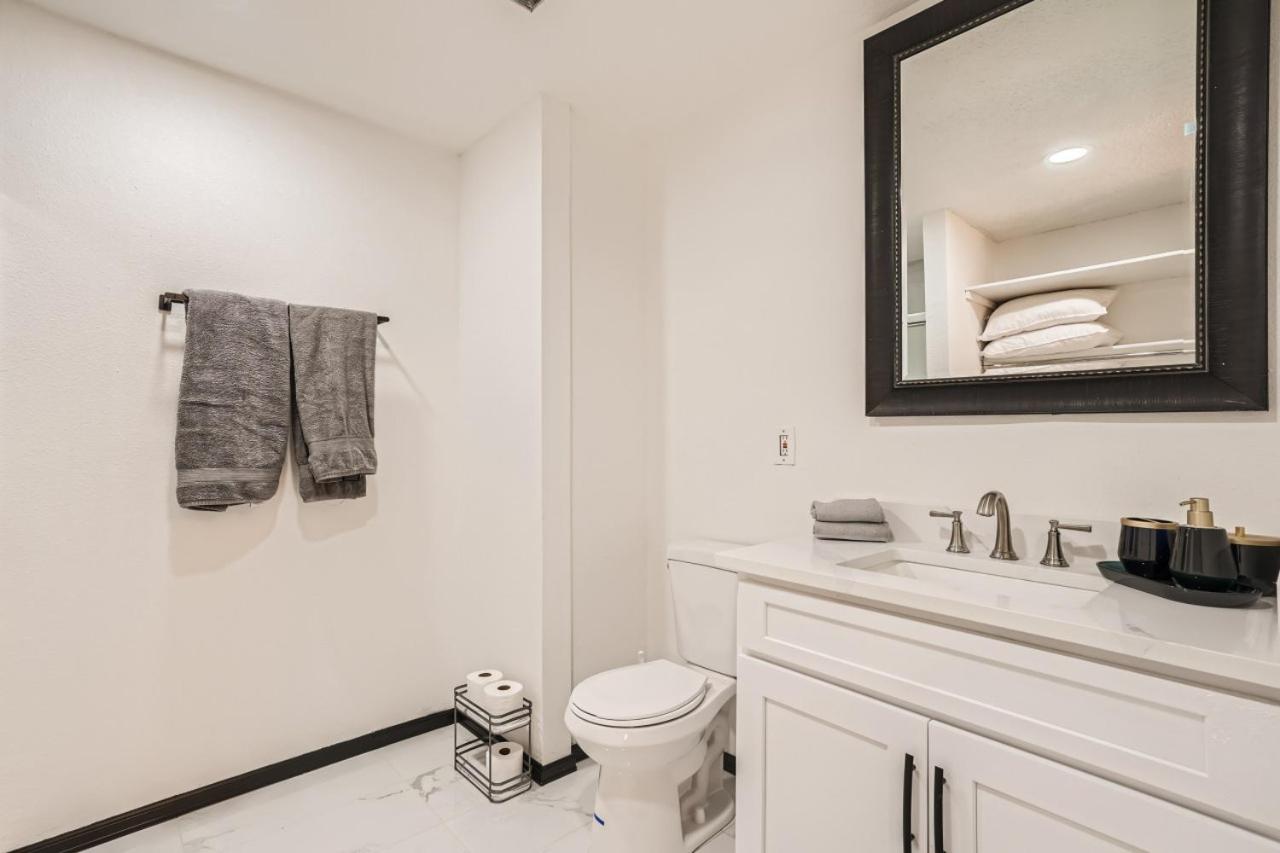 Modern Home In West Denver 15 Min Close To Downtown