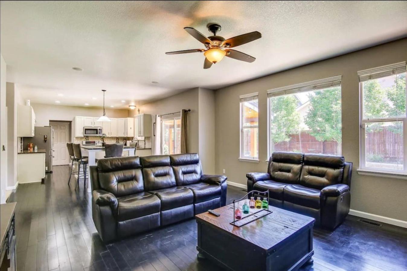 Near to DIA Airport retreat And 20 Min To Downtown Denver