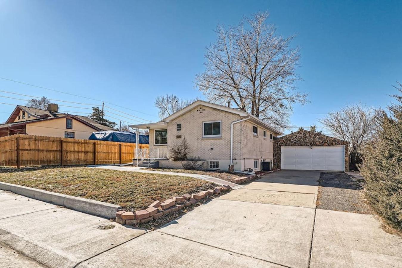 4 Bedroom Bungalow Pet Friendly Near Regis And Red Rocks And Tennyson