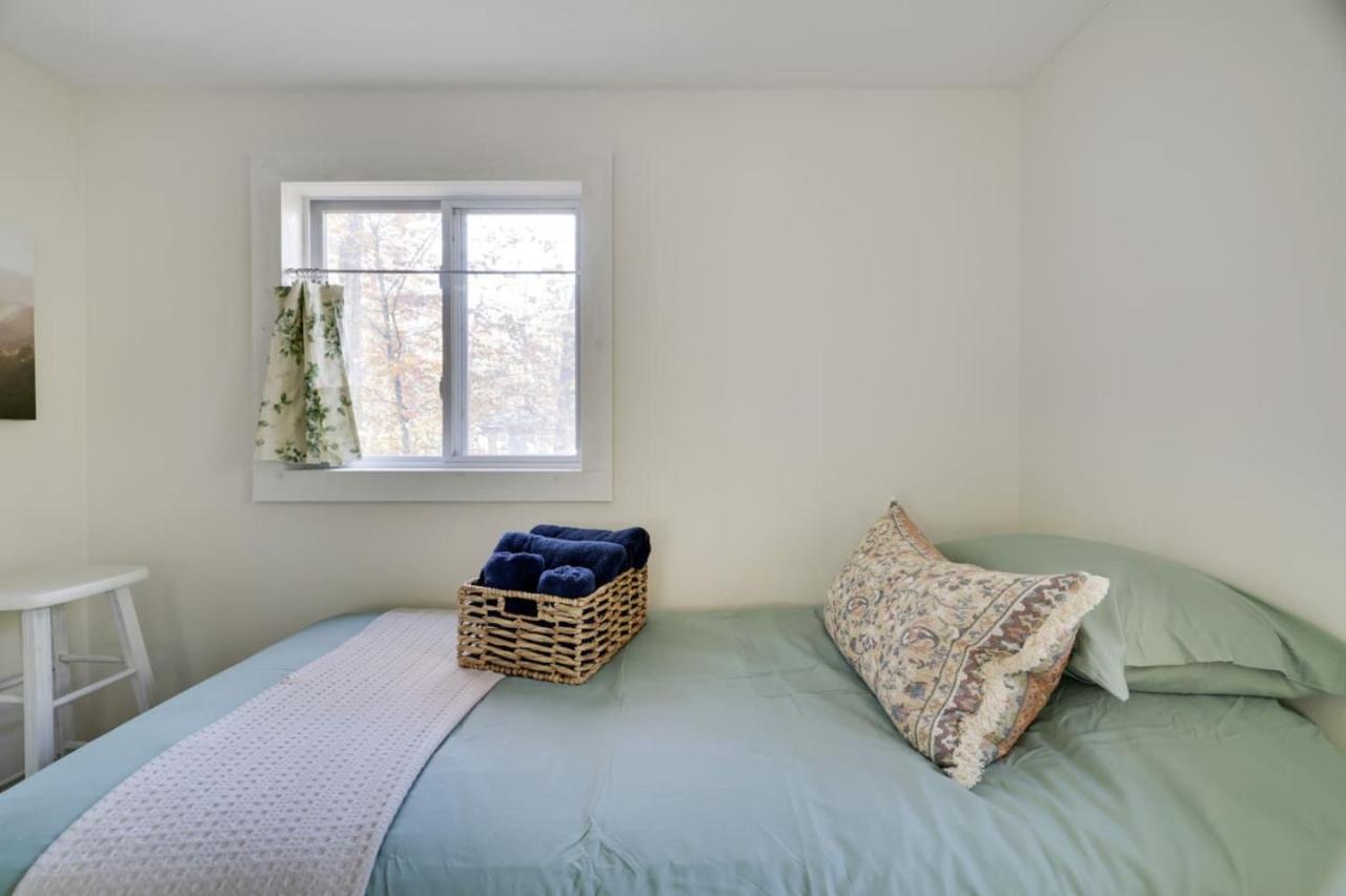 Family Friendly Cabin With A Firepit And A Hot Tub In Heart of Poconos