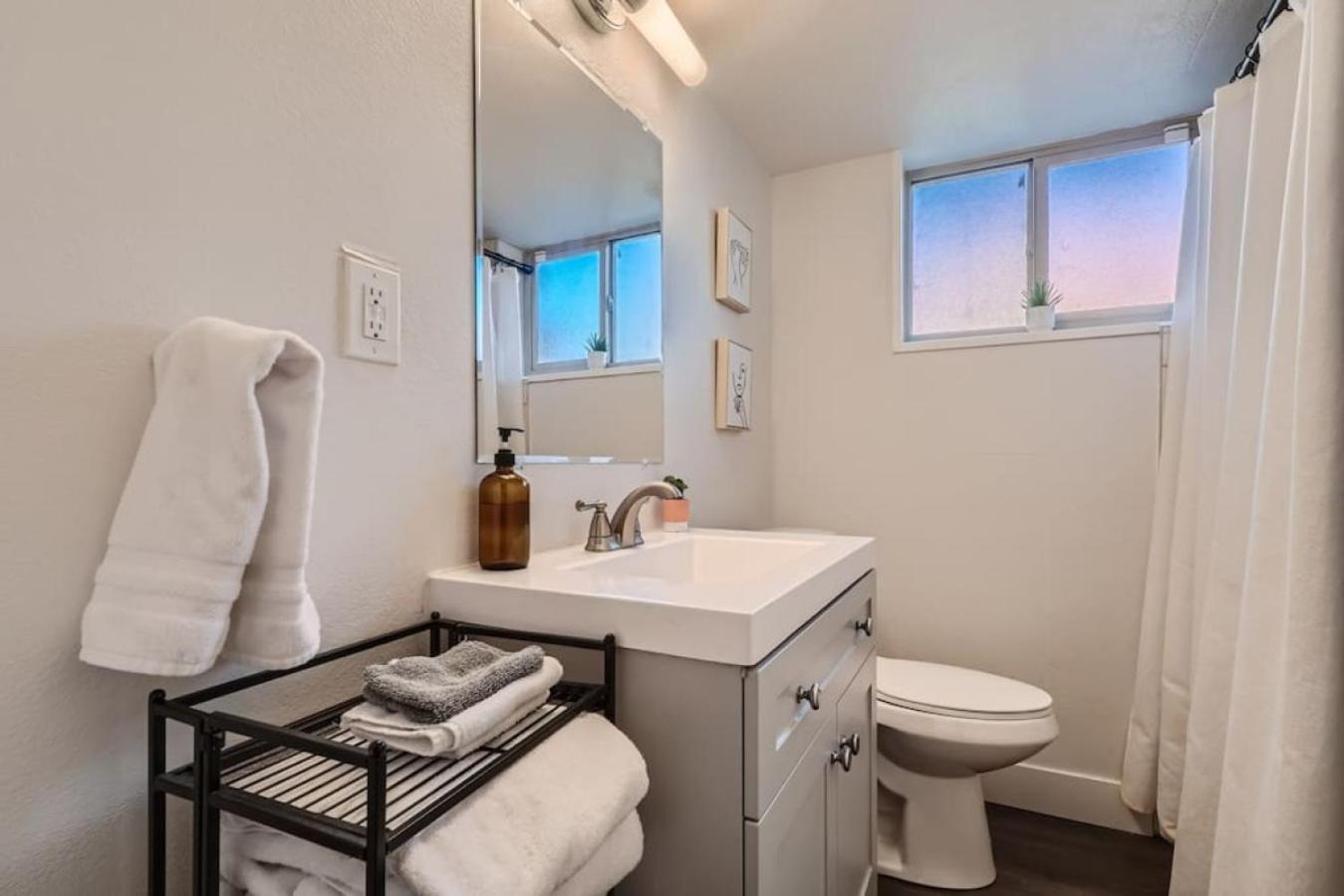 Sleeps 10 And Pet Friendly Home In Denver Near Red Rocks