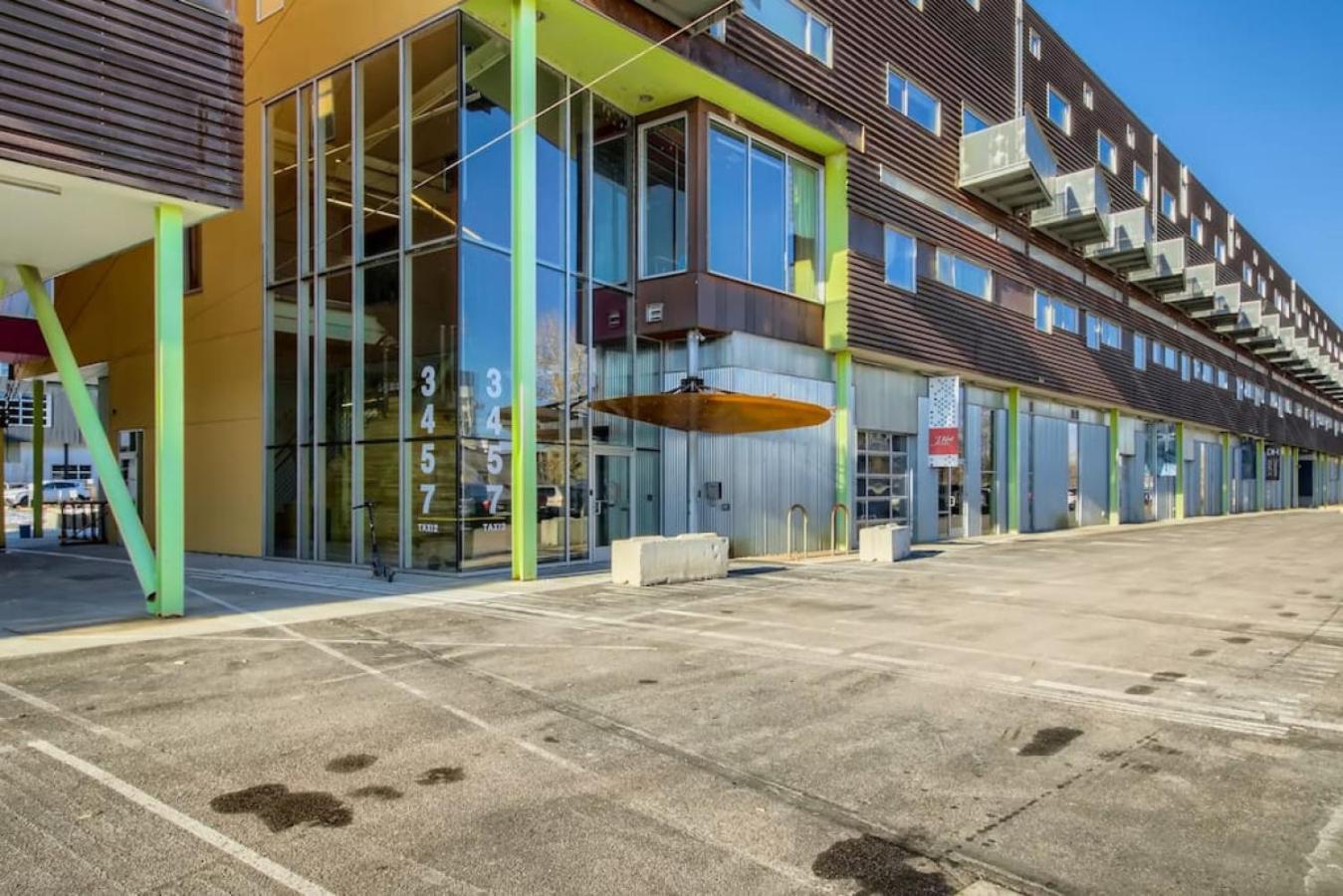 New Hip Loft Near RiNo Taxi District With A Pool