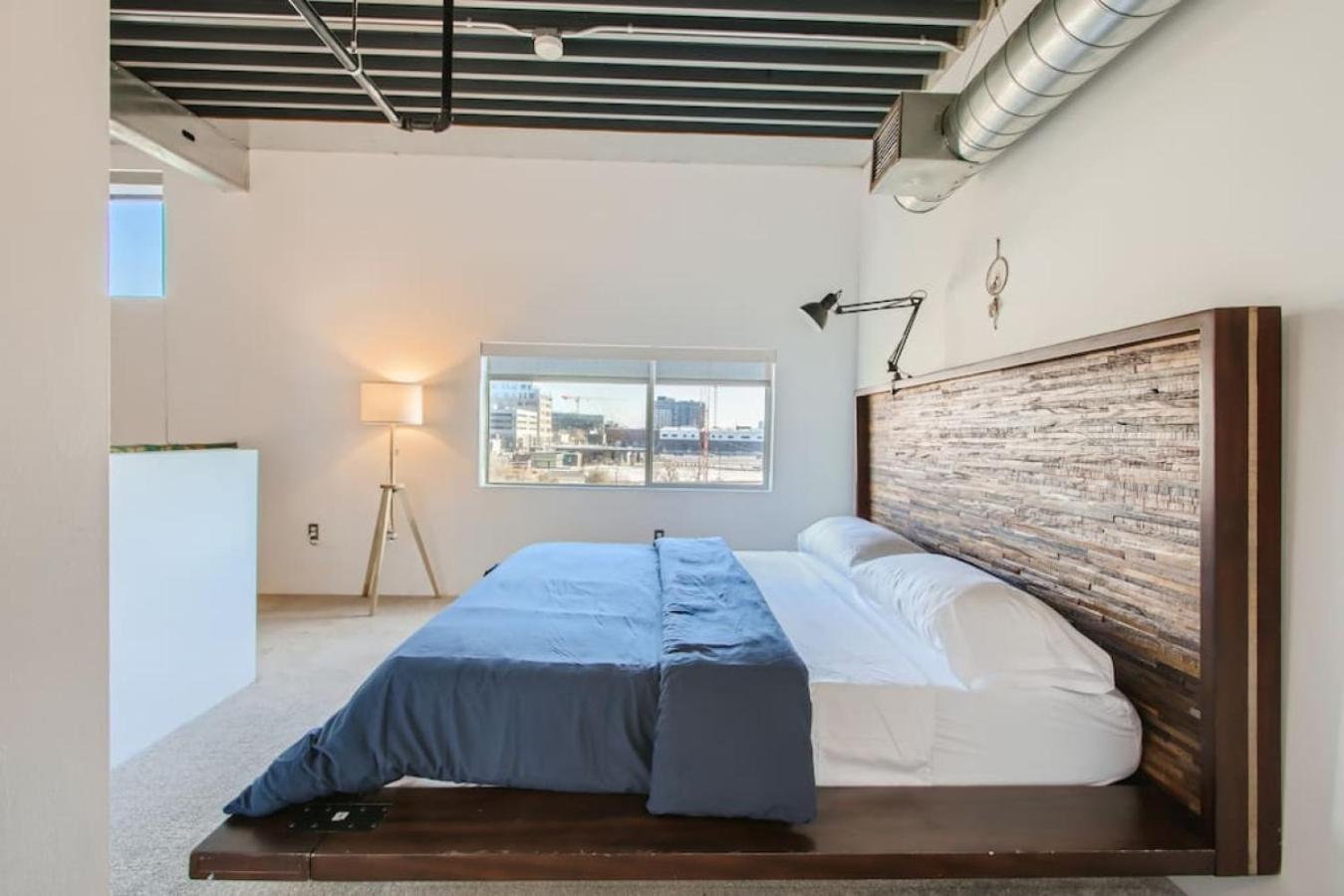 New Hip Loft Near RiNo Taxi District With A Pool