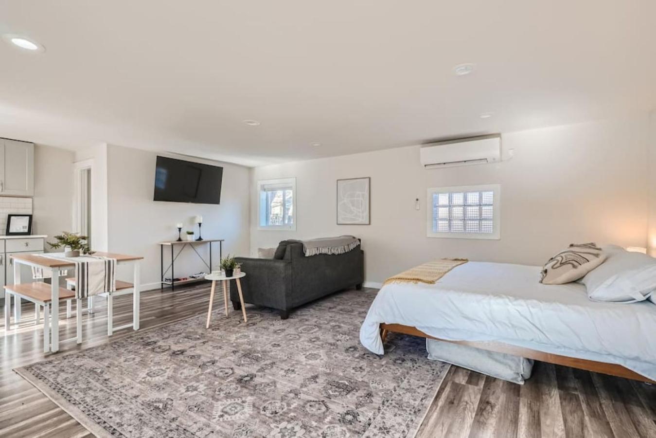 Sleeps 10 And Pet Friendly Home In Denver Near Red Rocks