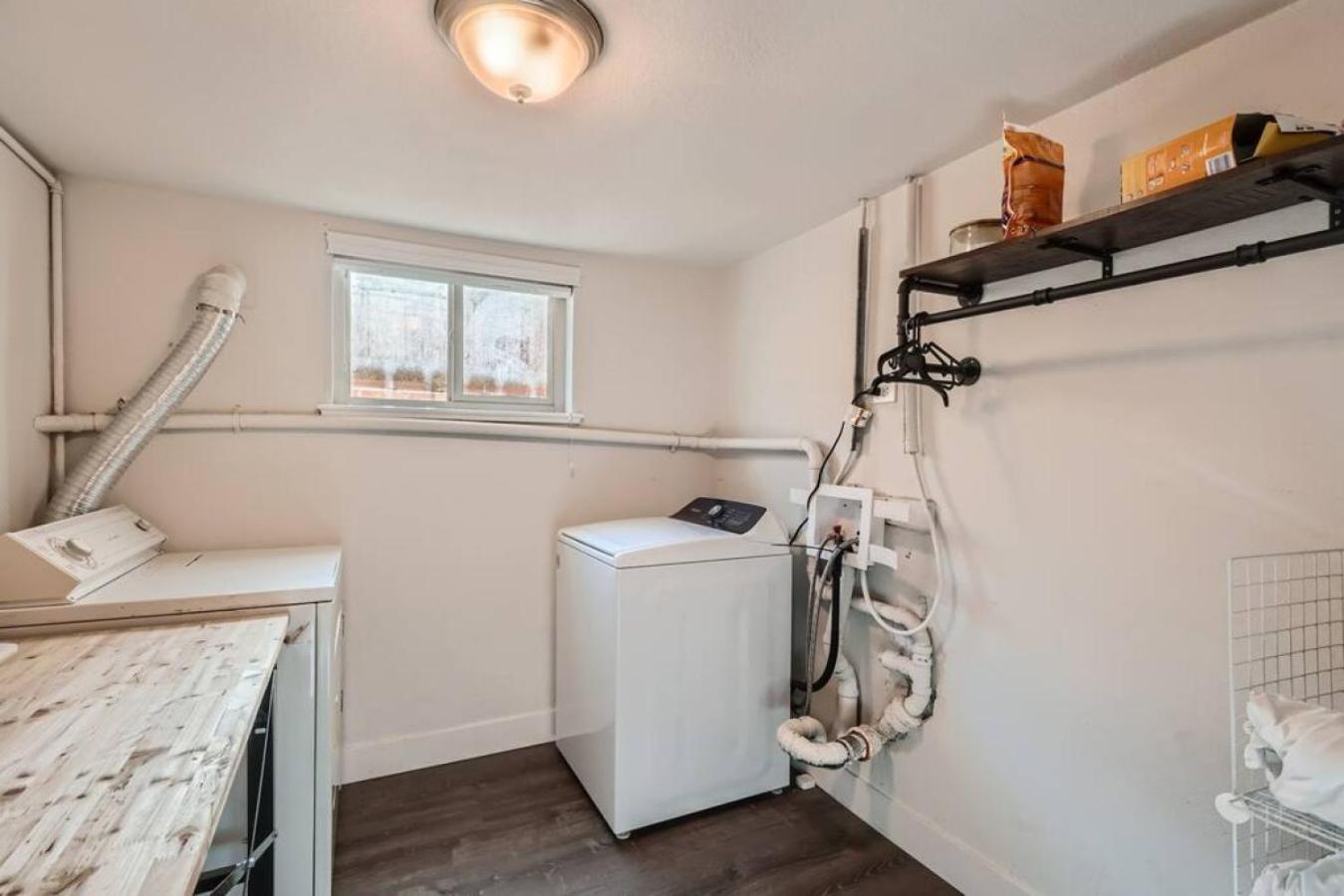 Sleeps 10 And Pet Friendly Home In Denver Near Red Rocks