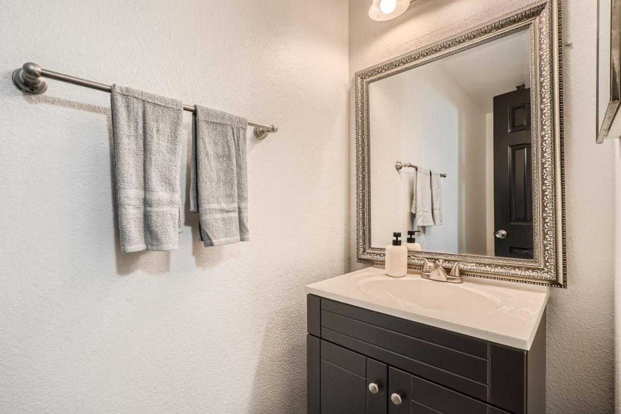 Modern Home In West Denver 15 Min Close To Downtown