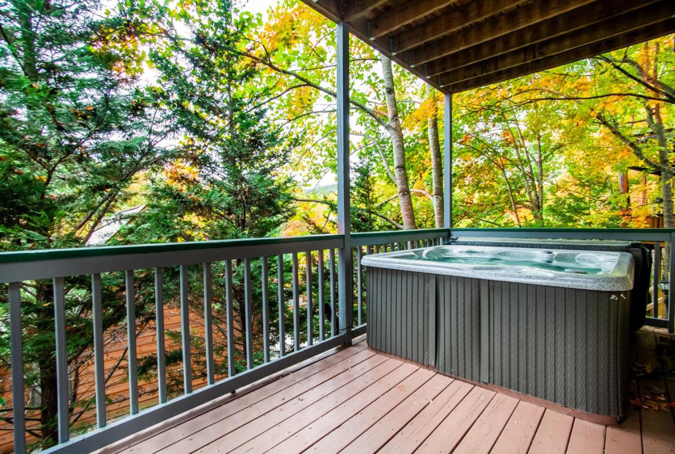 Valley Heights w Hot Tub Life Size Games Lounge