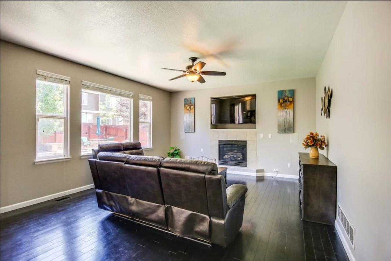 Near to DIA Airport retreat And 20 Min To Downtown Denver
