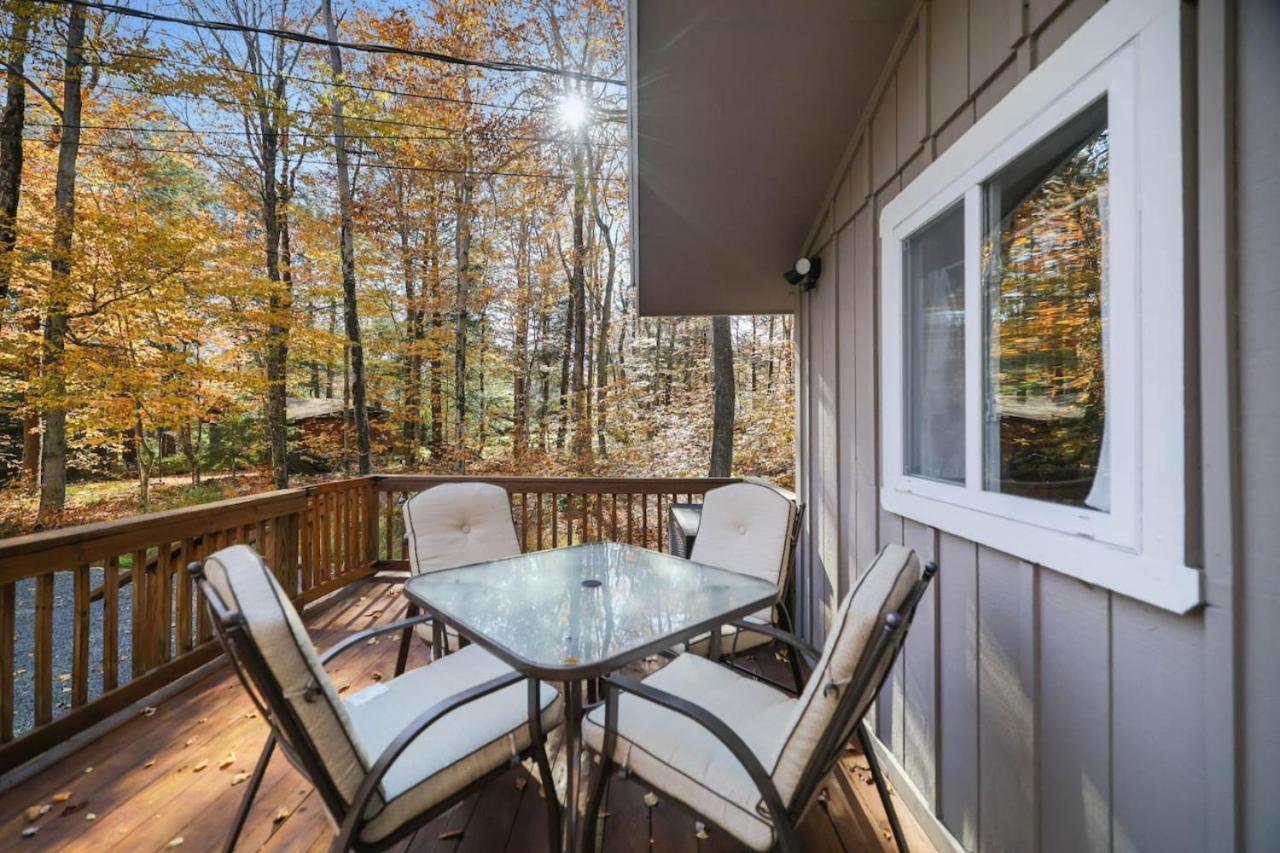 Family Friendly Cabin With A Firepit And A Hot Tub In Heart of Poconos