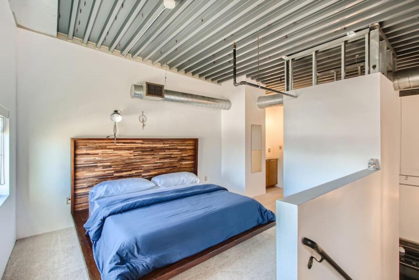 New Hip Loft Near RiNo Taxi District With A Pool