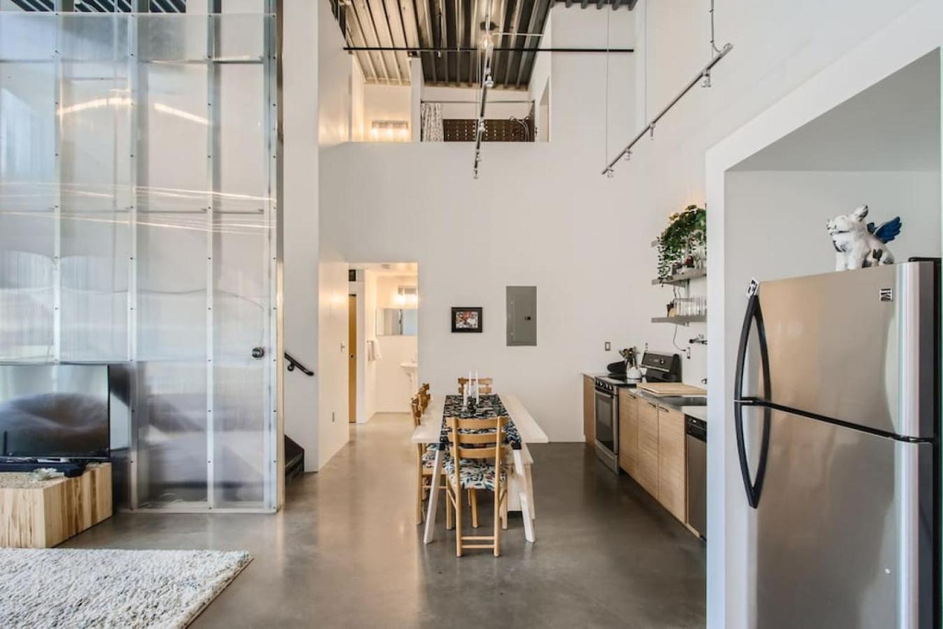 New Hip Loft Near RiNo Taxi District With A Pool