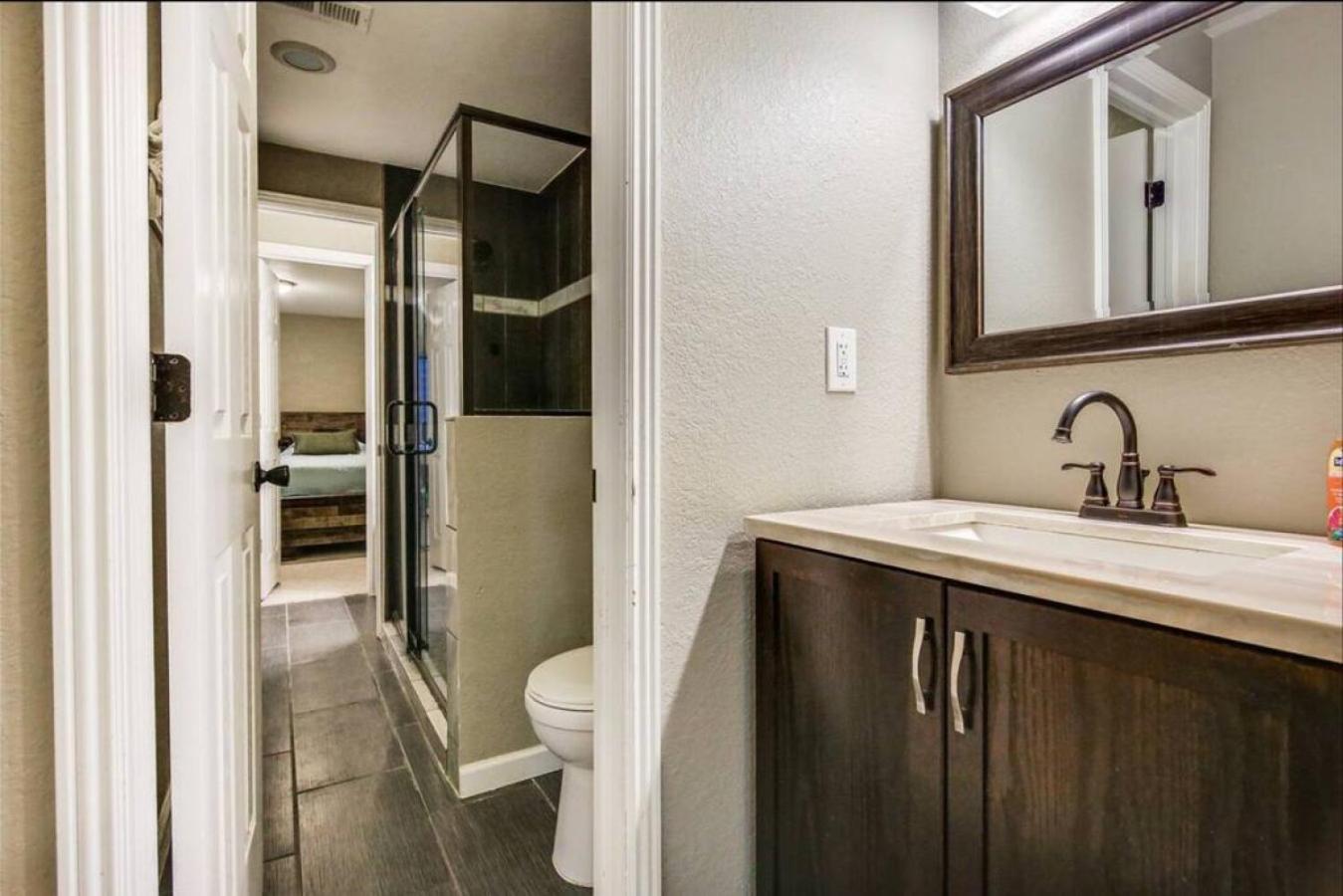 Near to DIA Airport retreat And 20 Min To Downtown Denver