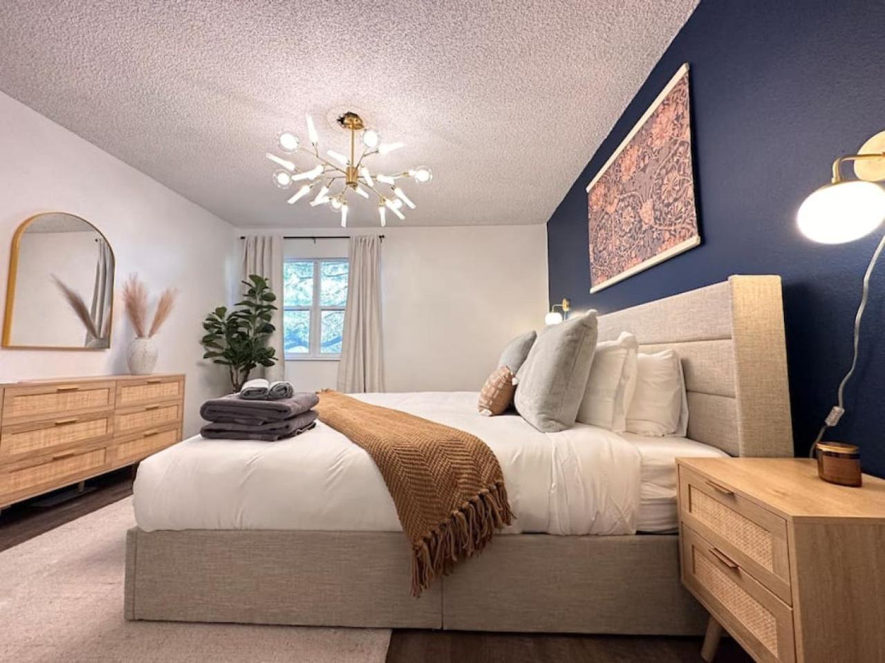 Modern Home In West Denver 15 Min Close To Downtown