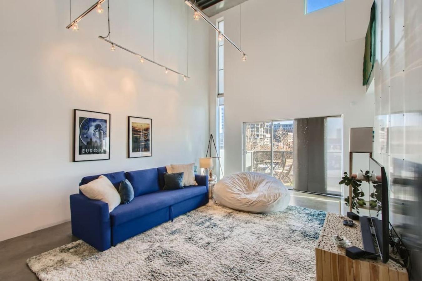 New Hip Loft Near RiNo Taxi District With A Pool