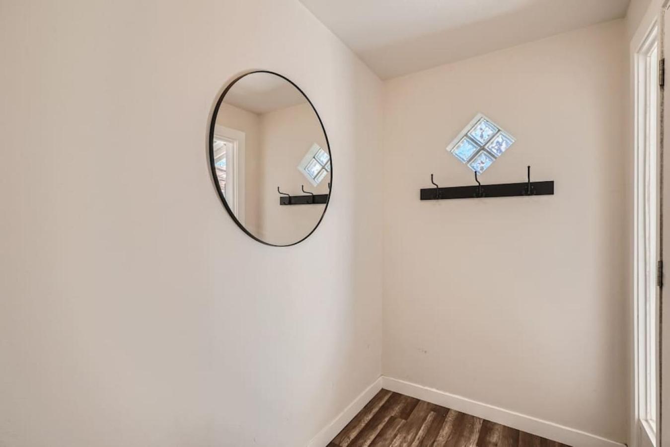 4 Bedroom Bungalow Pet Friendly Near Regis And Red Rocks And Tennyson