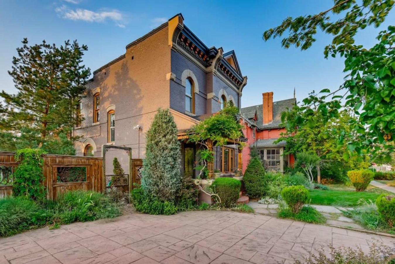Artsy Victorian Great Location And Amazing Outdoor Space