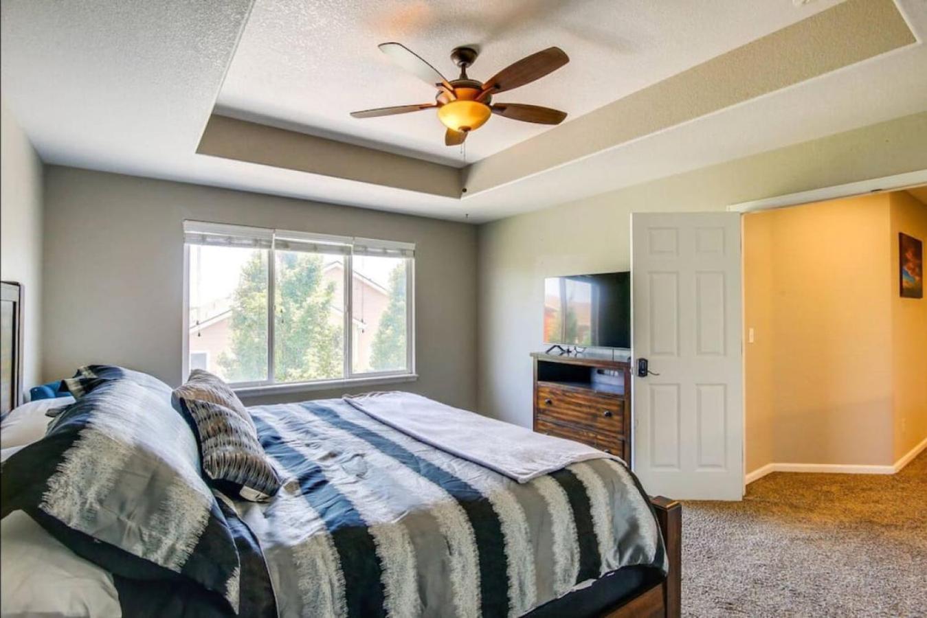 Near to DIA Airport retreat And 20 Min To Downtown Denver