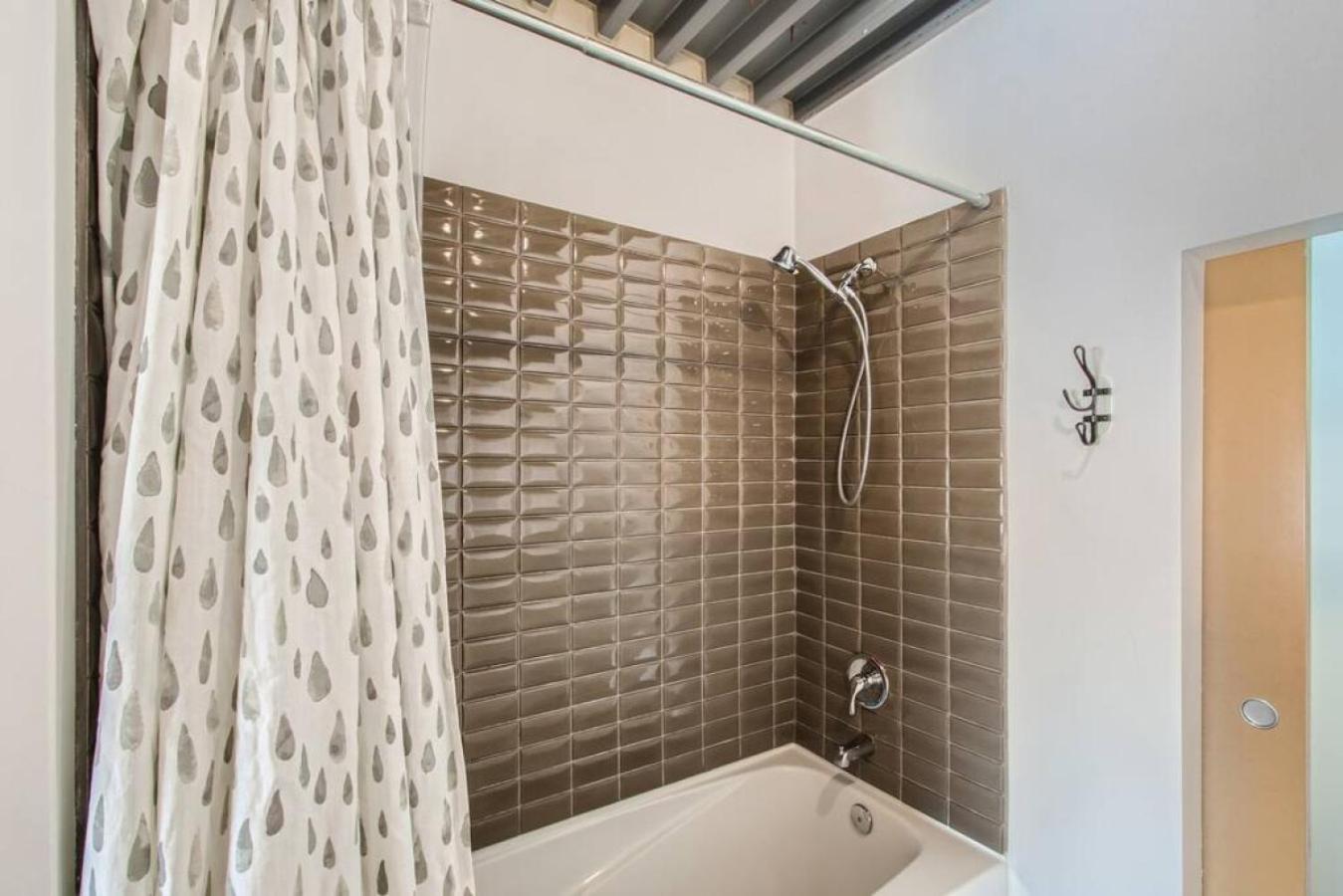 New Hip Loft Near RiNo Taxi District With A Pool