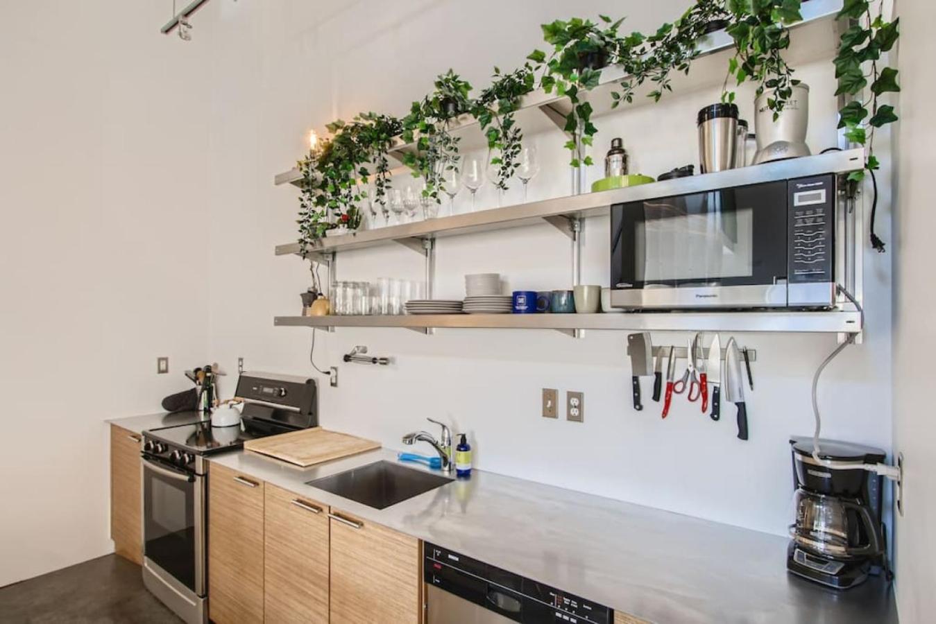 New Hip Loft Near RiNo Taxi District With A Pool