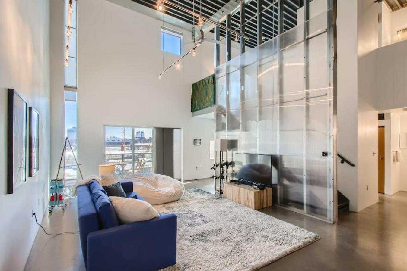 New Hip Loft Near RiNo Taxi District With A Pool