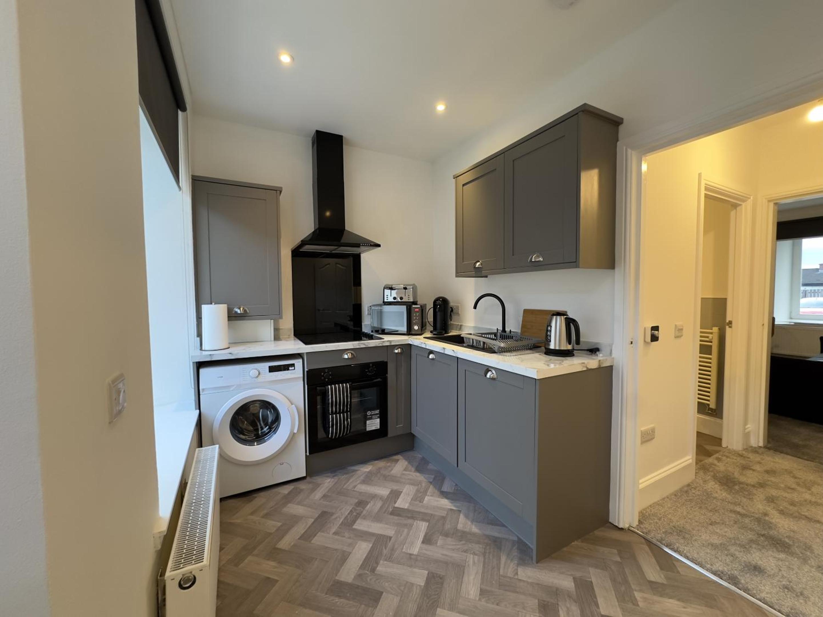 1-Bed Duplex with Sofa Bed in Airdrie Lanarkshire - Long Stays - Free Parking