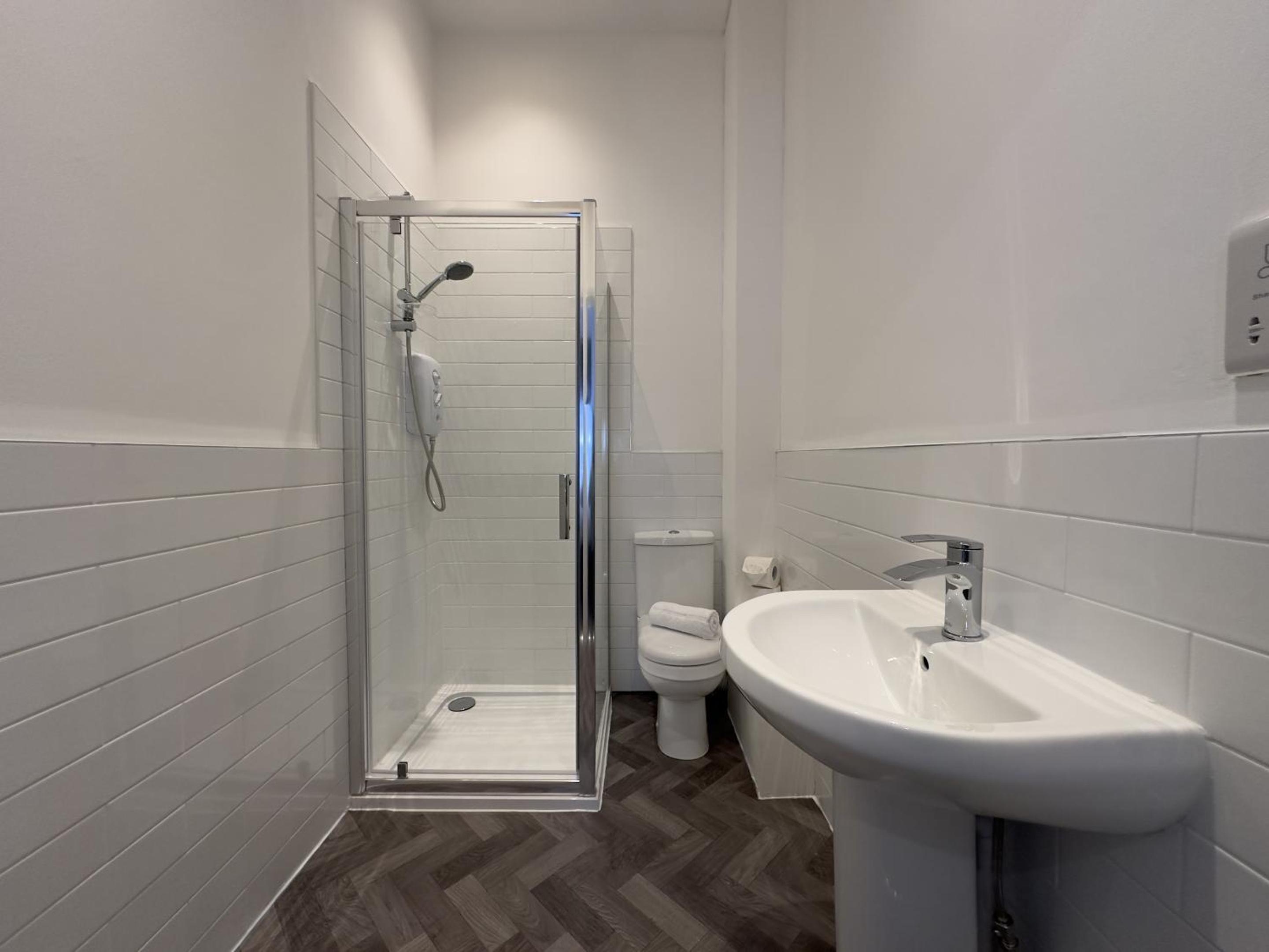1-Bed Duplex with Sofa Bed in Airdrie Lanarkshire - Long Stays - Free Parking
