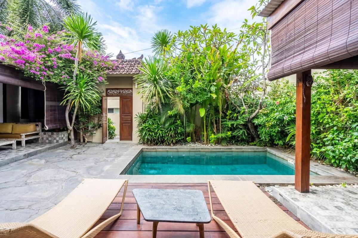 Just a 3 min stroll to the Seminyak beach