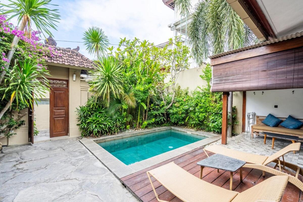 Just a 3 min stroll to the Seminyak beach