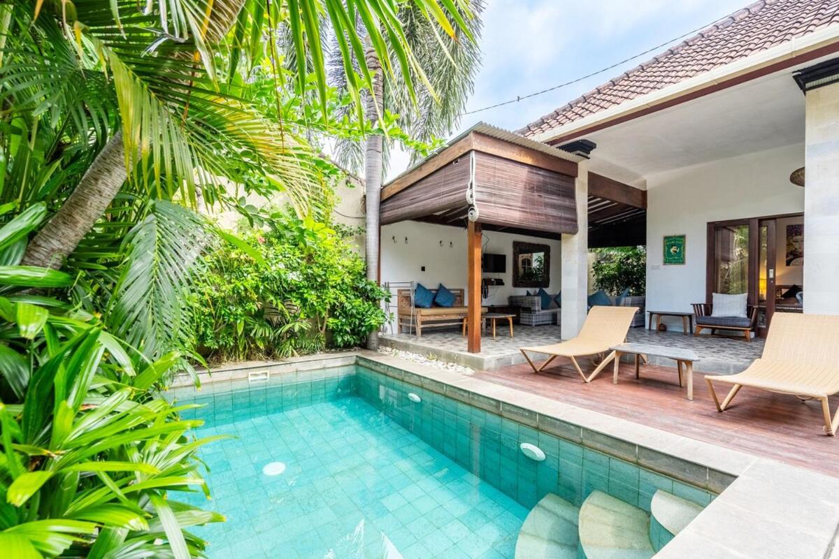 Just a 3 min stroll to the Seminyak beach