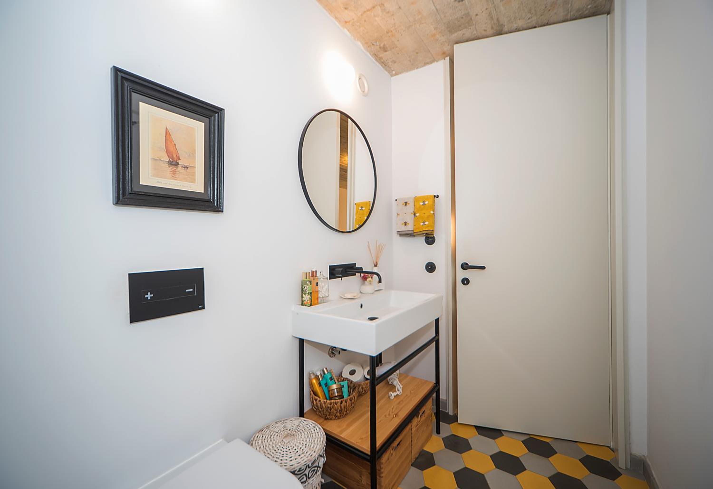 Intendente Prime Studio by Hosty