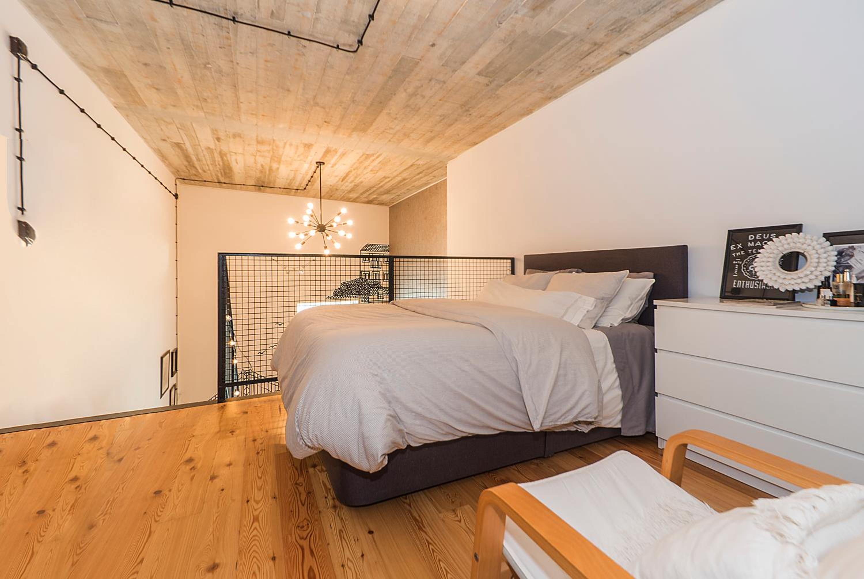 Intendente Prime Studio by Hosty