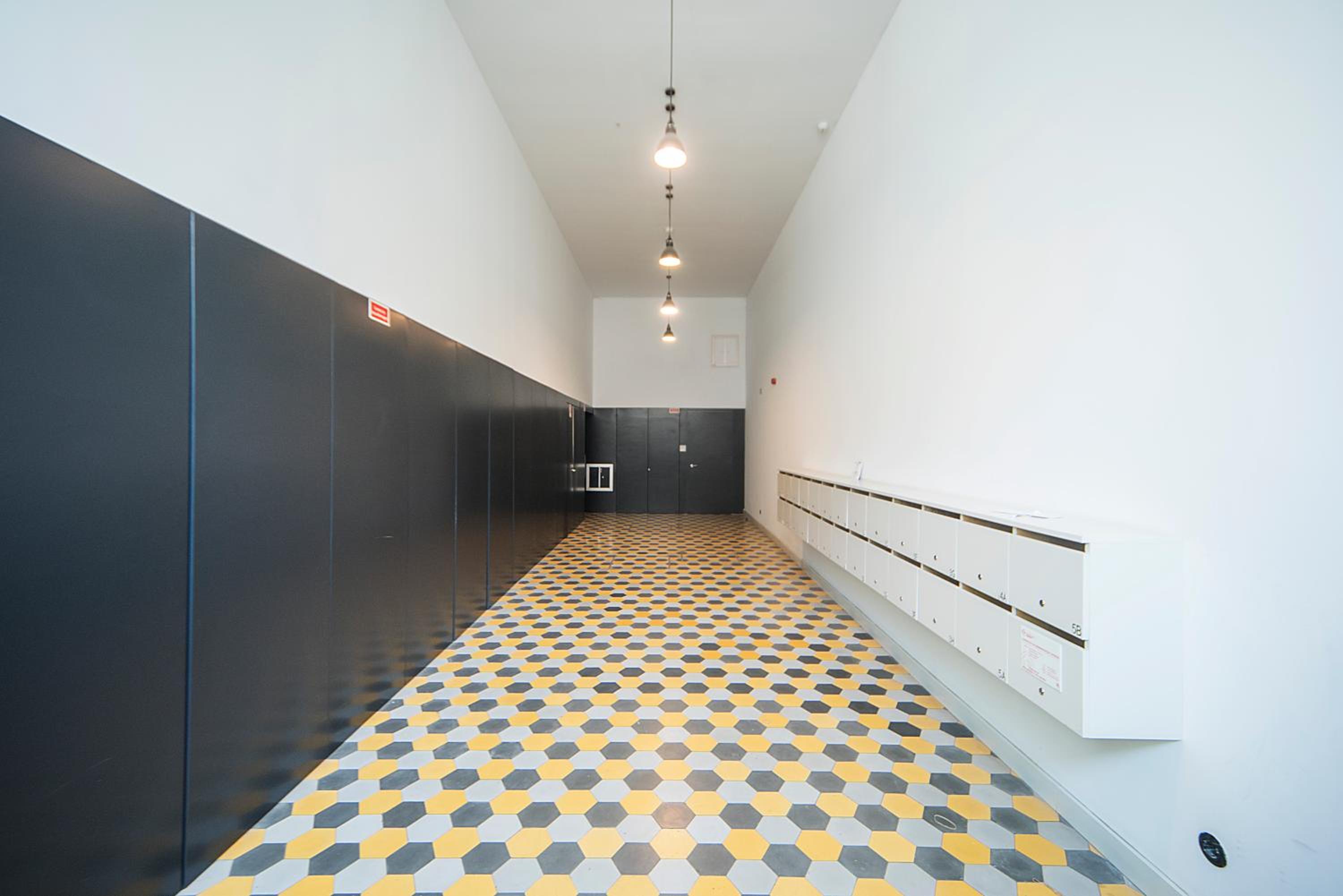 Intendente Prime Studio by Hosty
