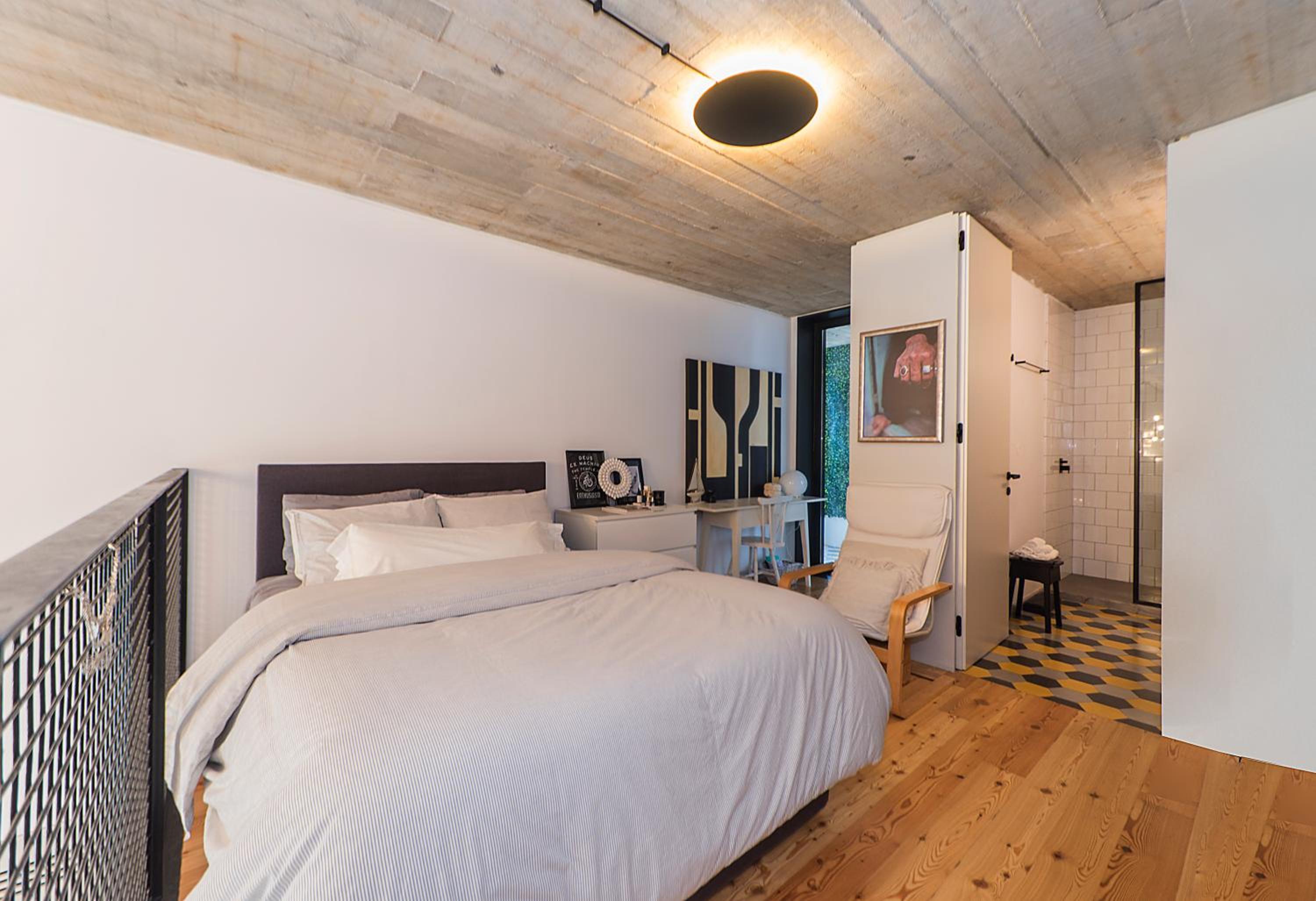 Intendente Prime Studio by Hosty