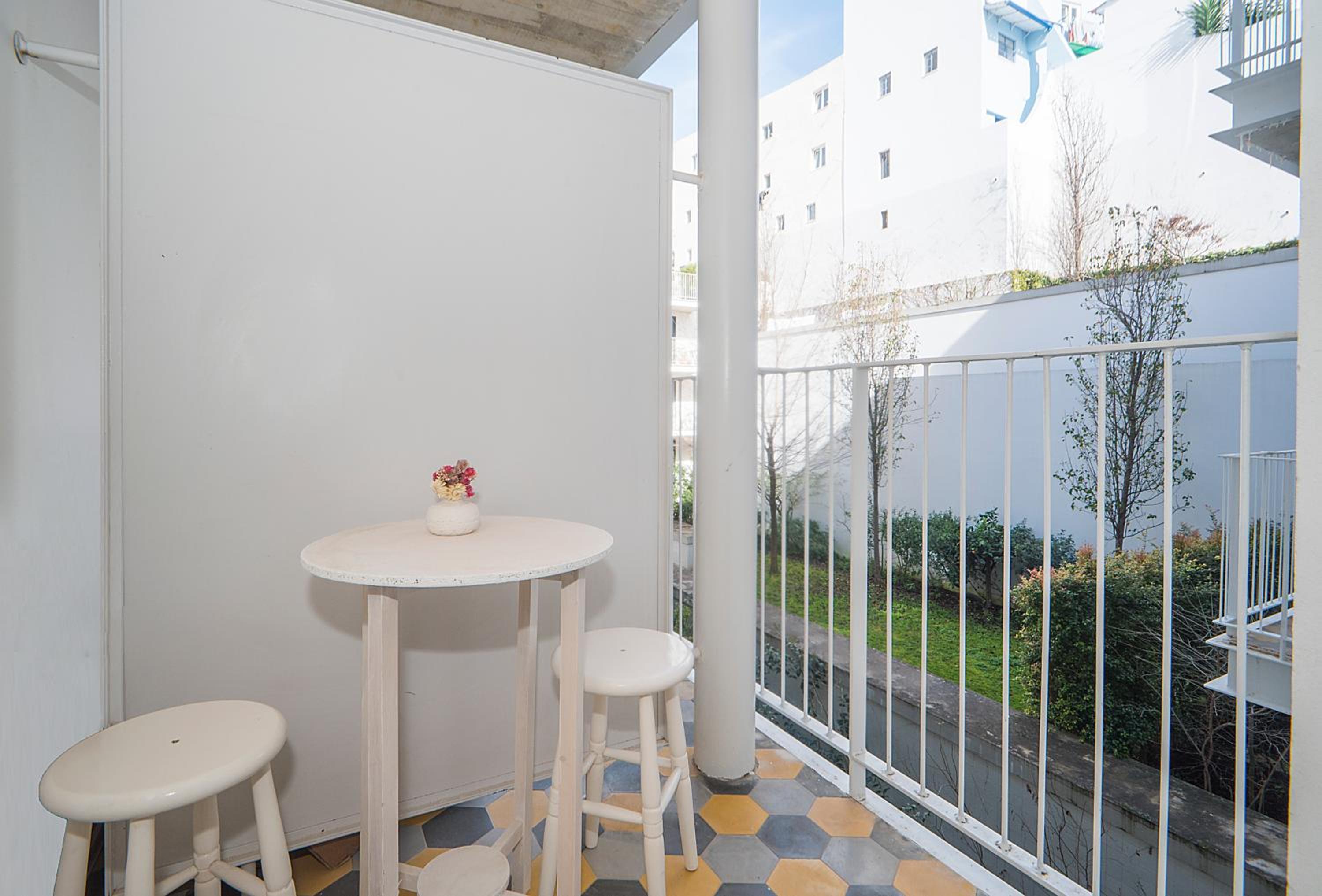 Intendente Prime Studio by Hosty