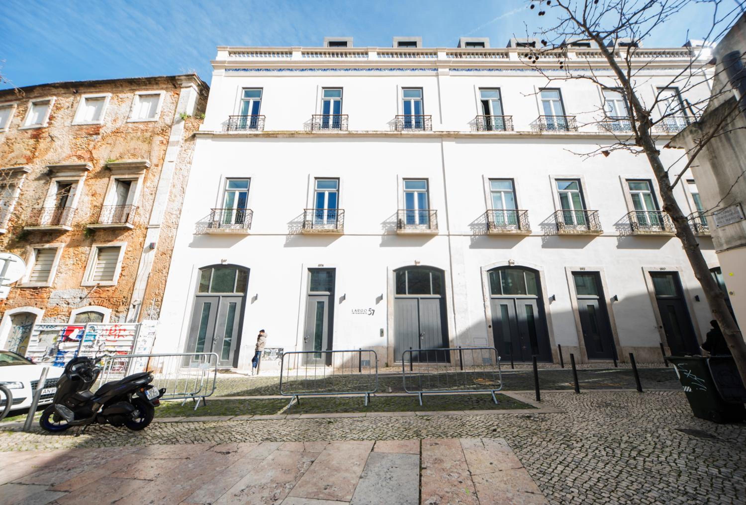 Intendente Prime Studio by Hosty