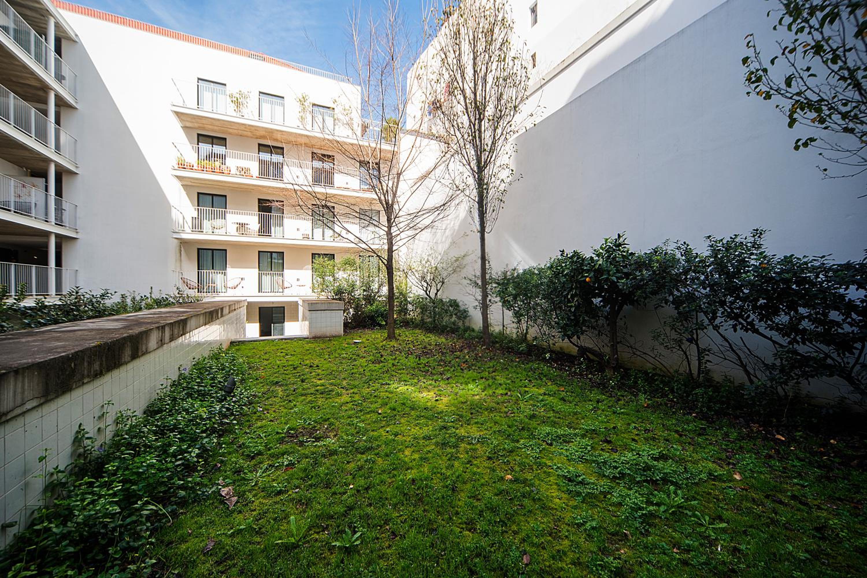 Intendente Prime Studio by Hosty
