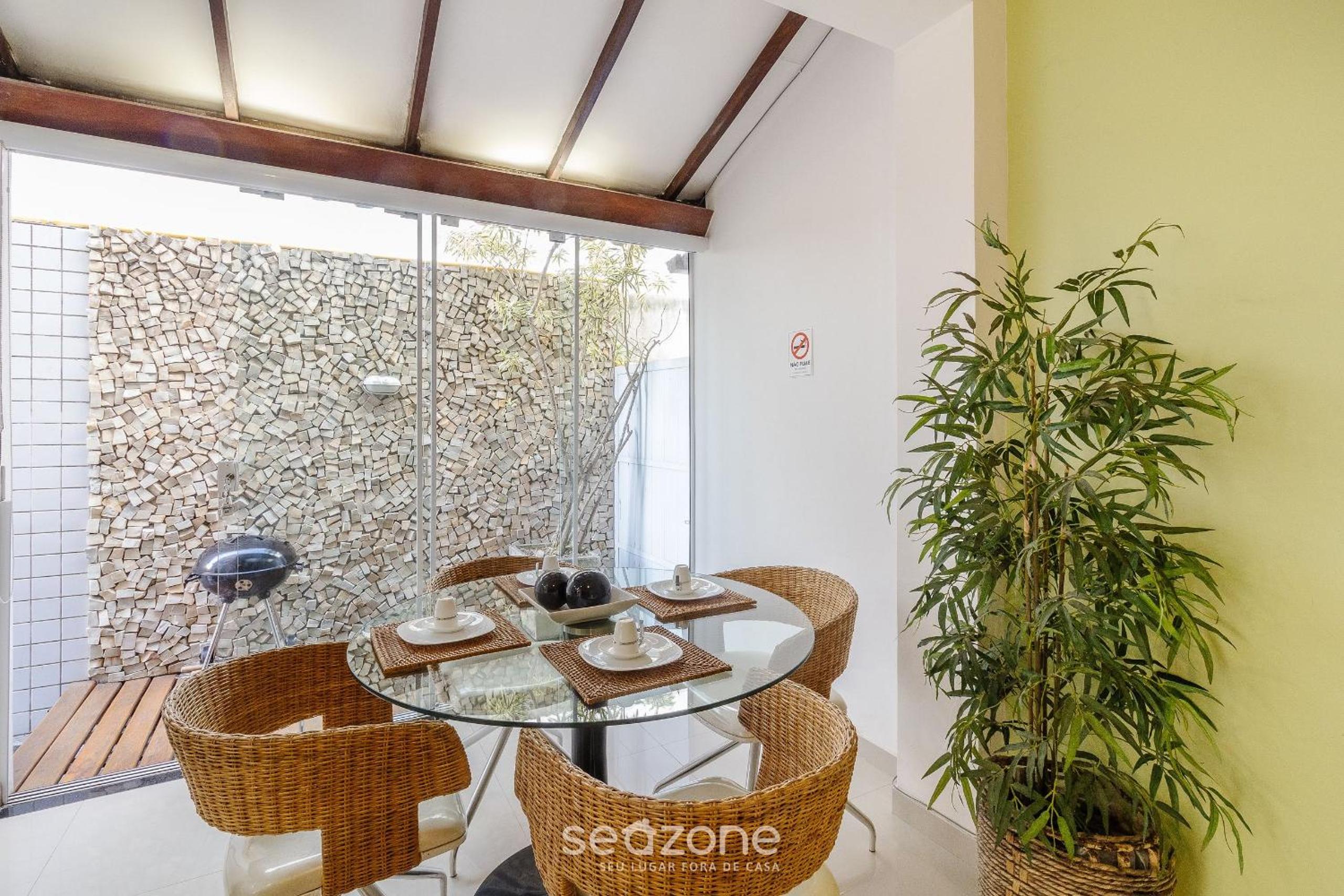 Ground floor apt 5 min from Praia do Forte EMA101