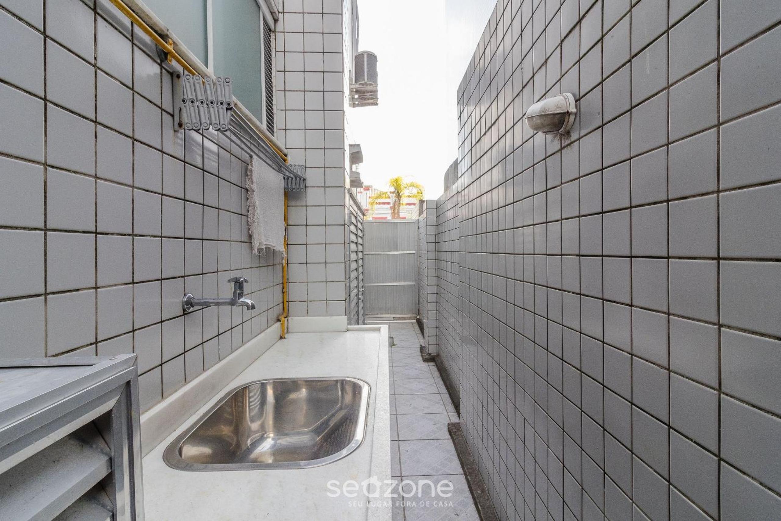 Ground floor apt 5 min from Praia do Forte EMA101