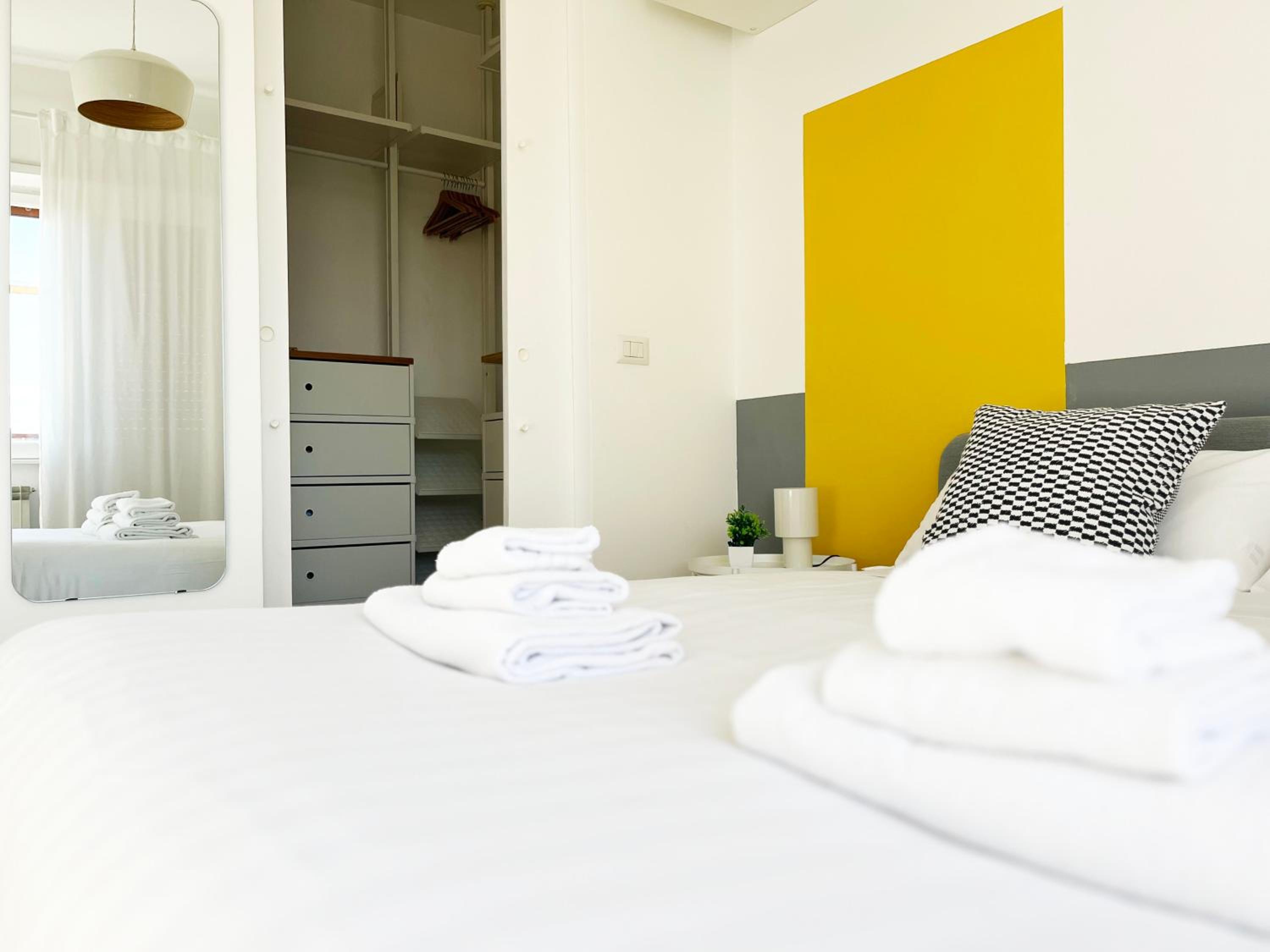 Yellow Sweet Home