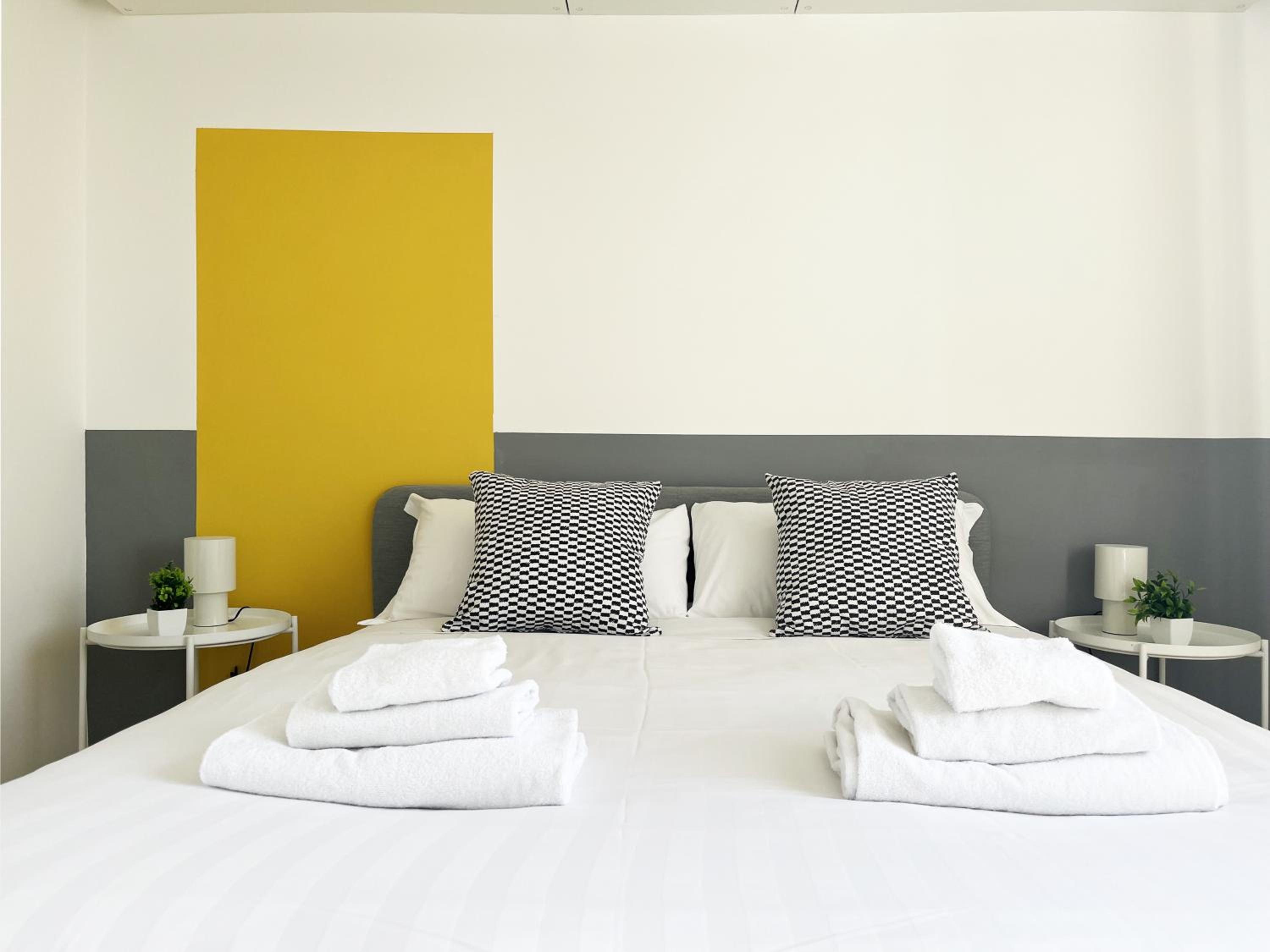 Yellow Sweet Home