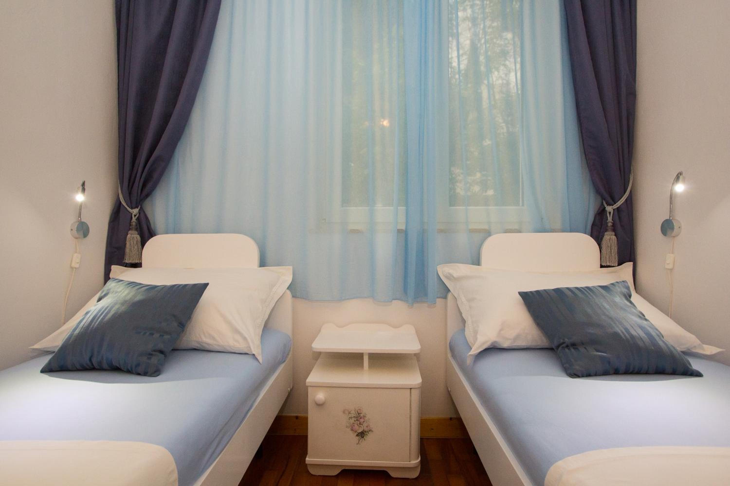 Apartment One , sea view , free parking