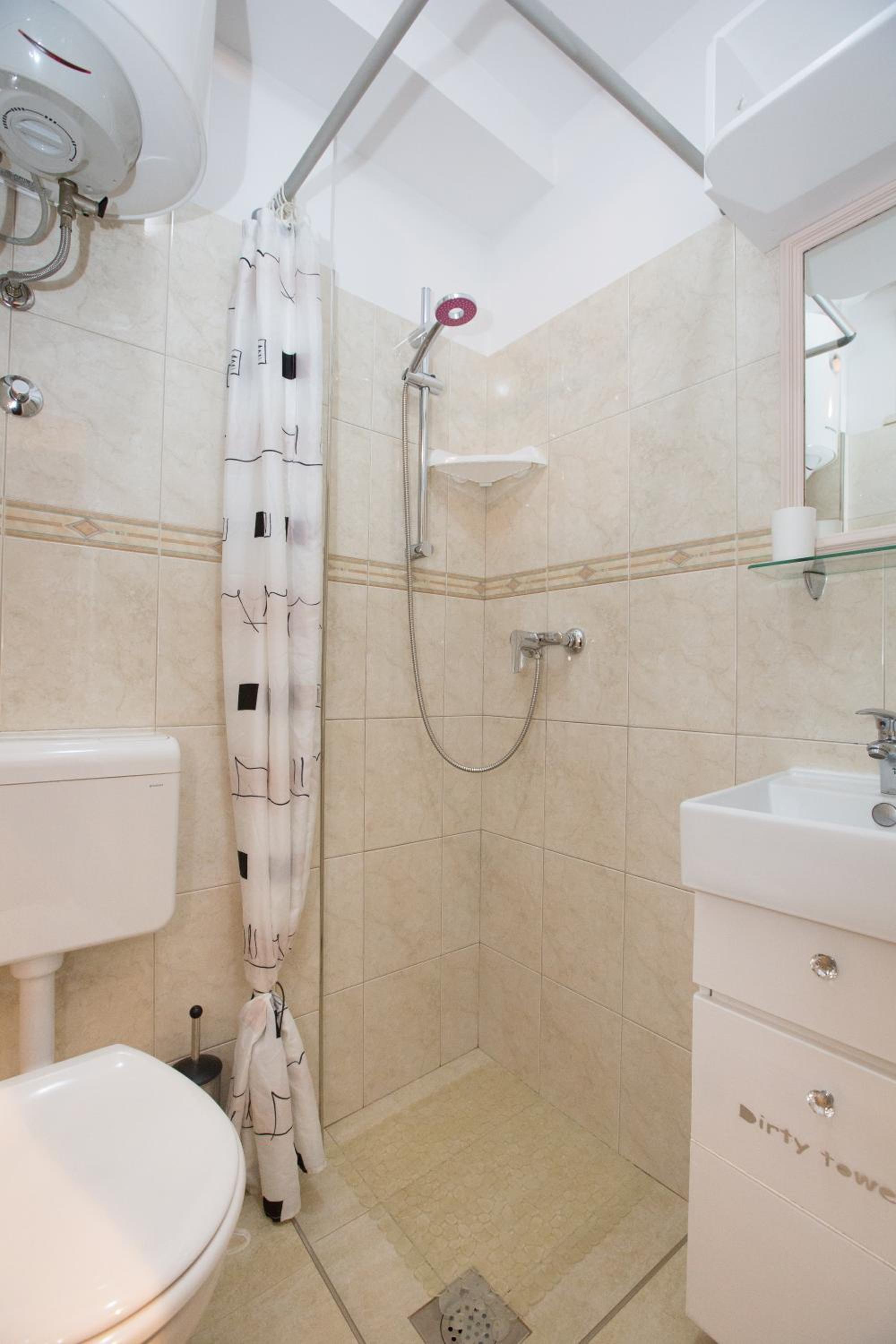 Apartment One , sea view , free parking