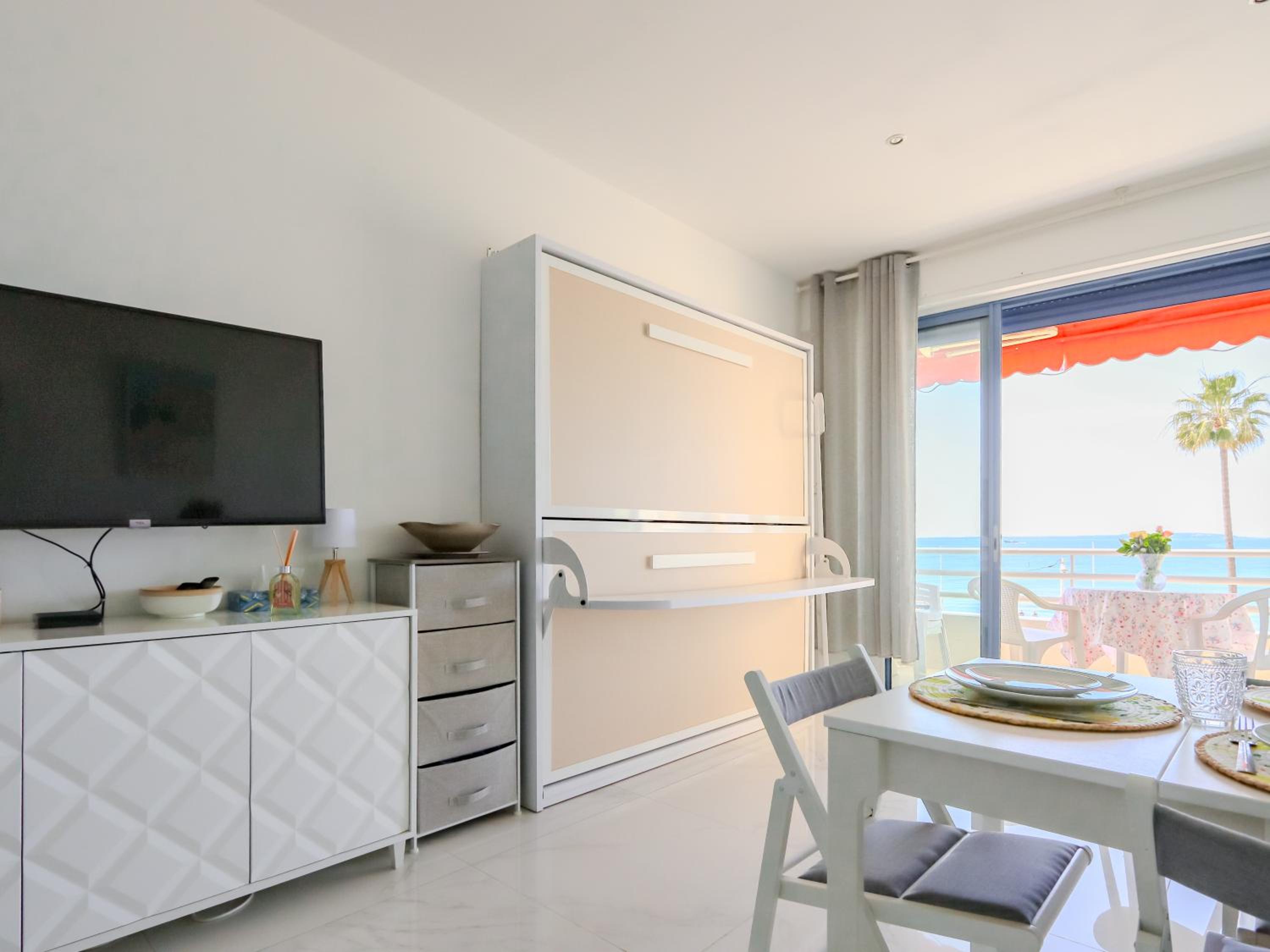 Sea view in Juan Les Pins