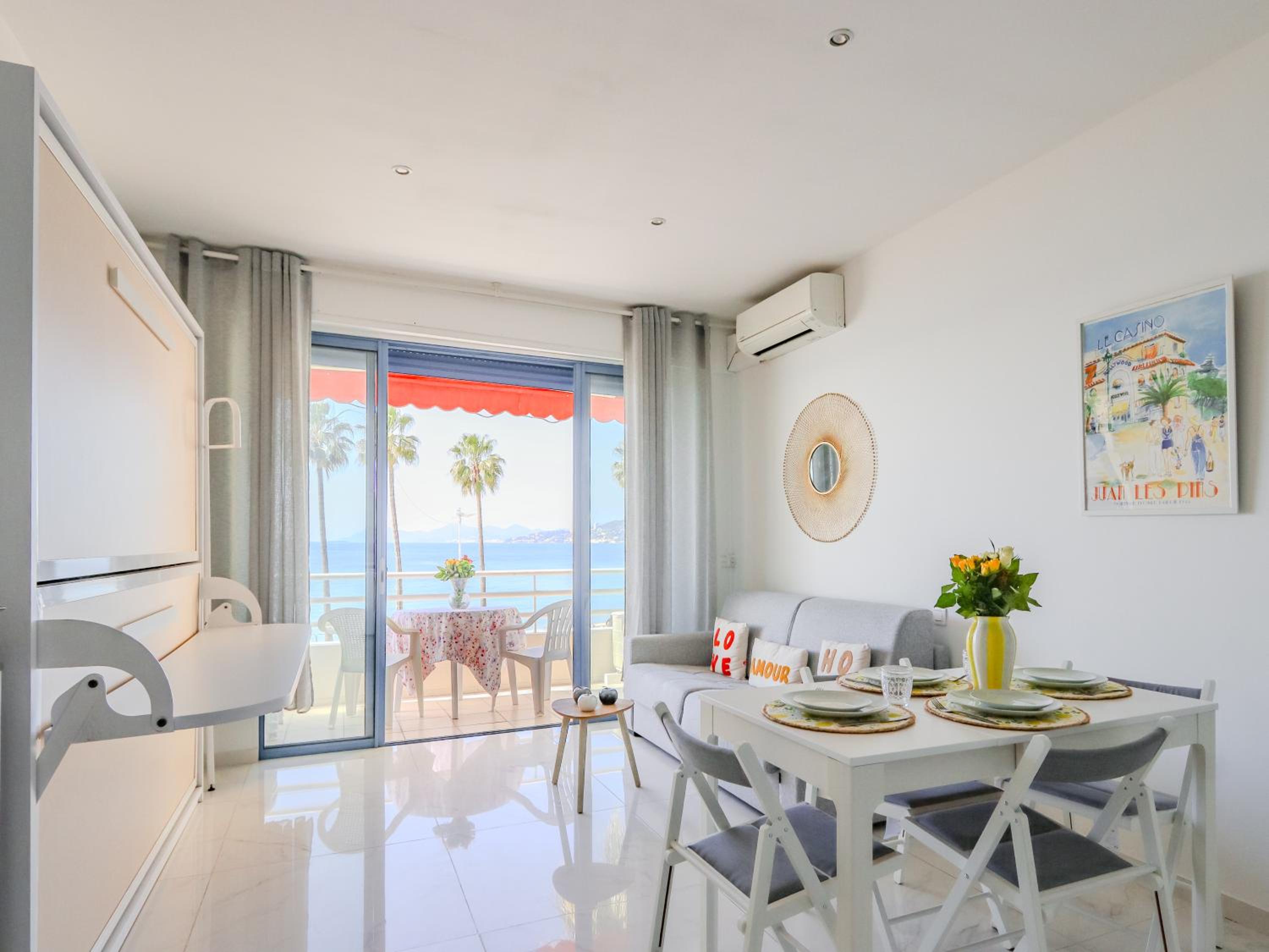 Sea view in Juan Les Pins