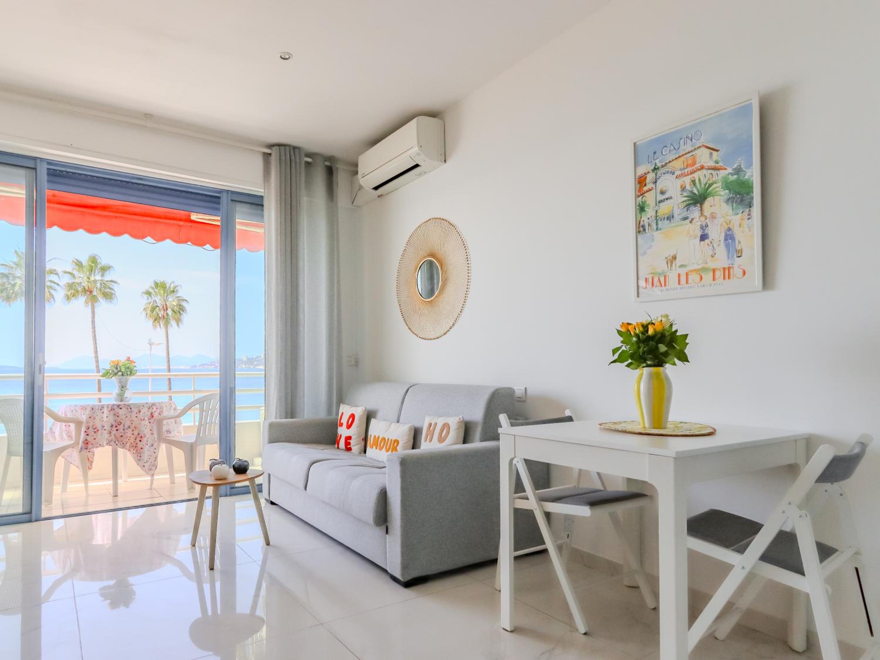 Sea view in Juan Les Pins