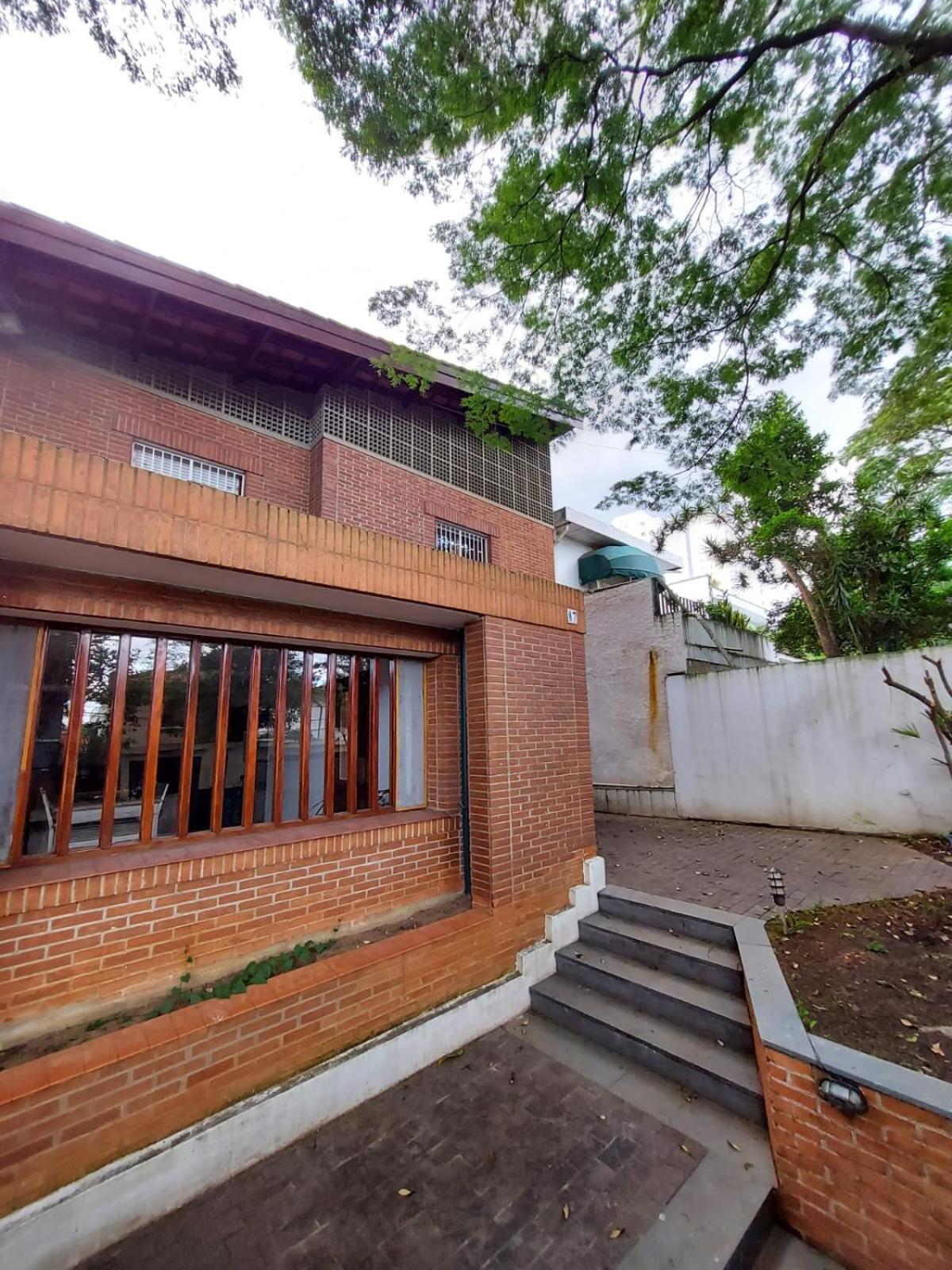 Quarto Santo Amaro, Consulado Americano metrô Borba Gato