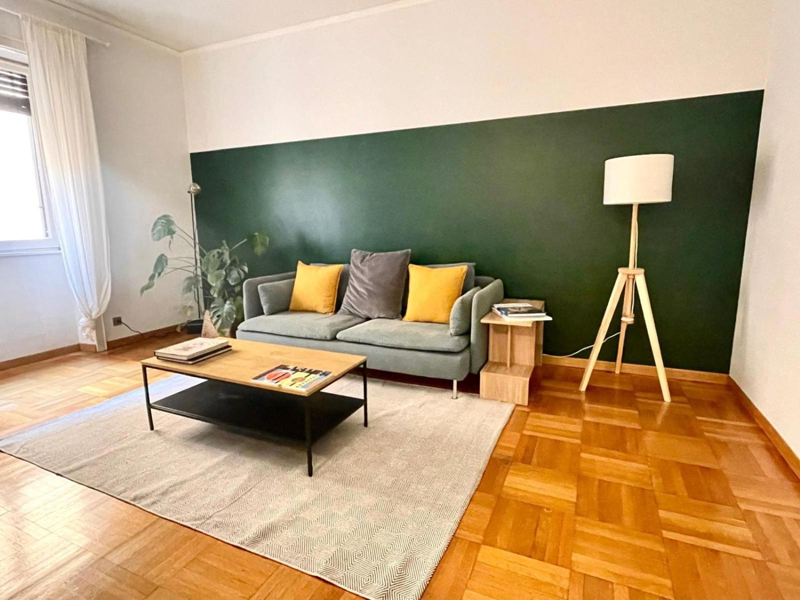 Downtown Milan Chic Apartment - Quiet Retreat with Free WIFI & Air Conditioning