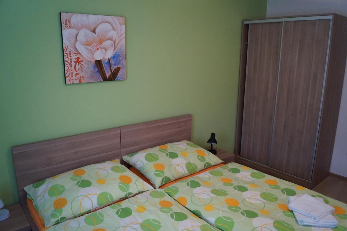 Photo 33